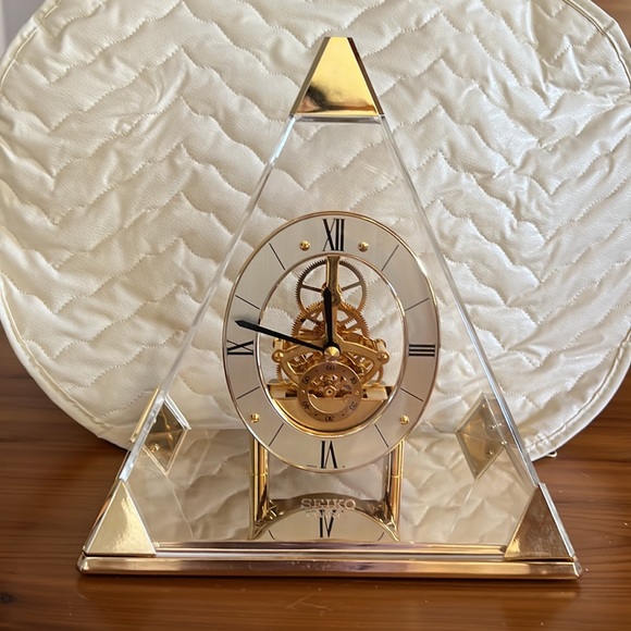 Seiko Accents Vintage Seiko Triangle Quartz Japan Table Clock